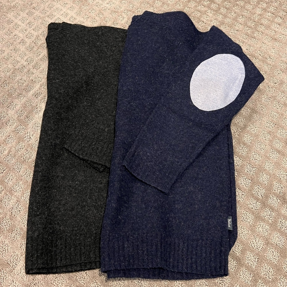 Woolrich Men's Black and Navy Sweater Set